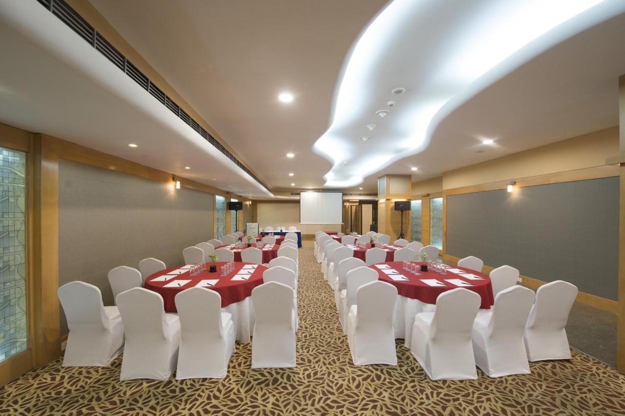 Le Meridien Bangalore Exterior foto